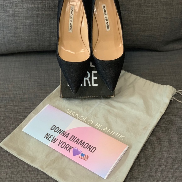 MANOLO BLAHNIK SHIMMER PUMP👠👠
Almost NEW!!!🥰 - Picture 5 of 8